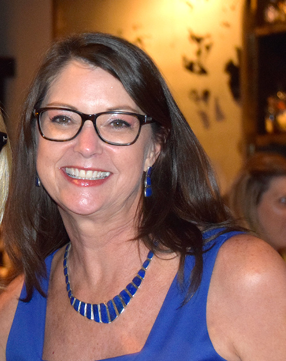 Outstanding-Showroom-Professional--Tess